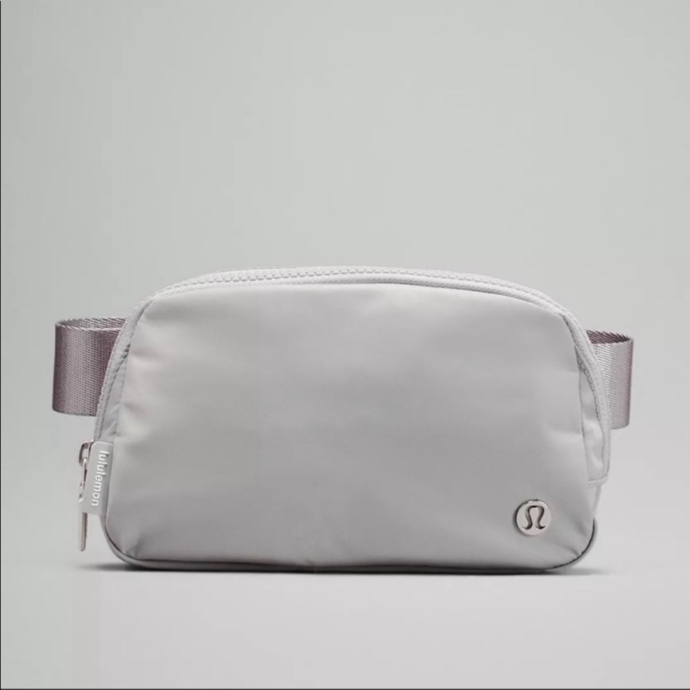 Lululemon everywhere belt bag